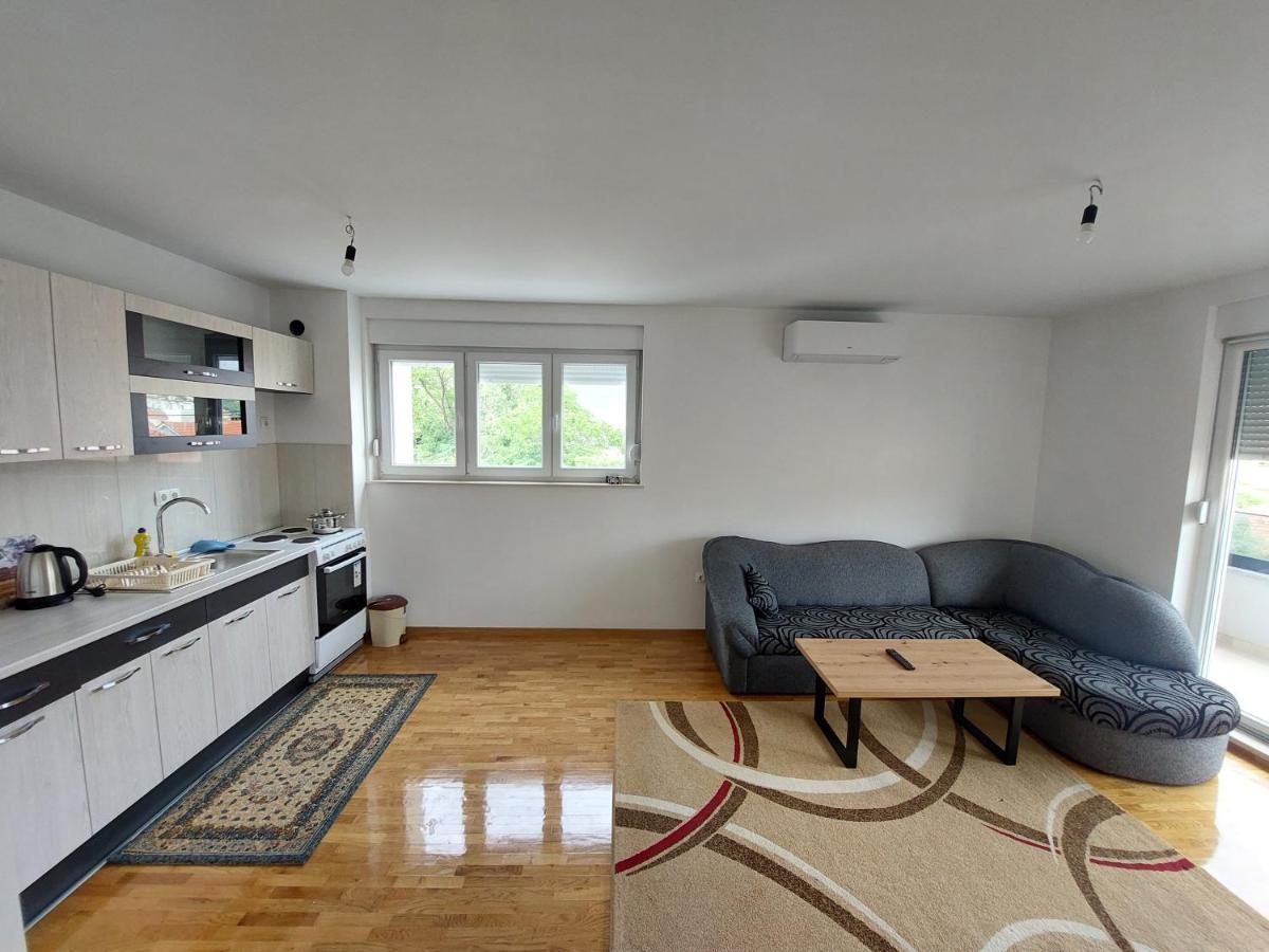 Apartments Elena Mostar Bagian luar foto